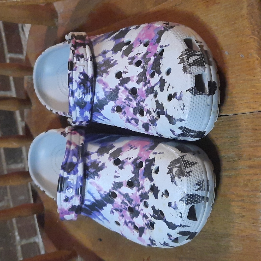 Multicolor crocs